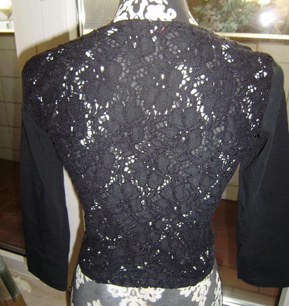 Pfiffiges ¾ Langarm Shirt von Esprit mit Spitzeneinsätzen in schwarz
