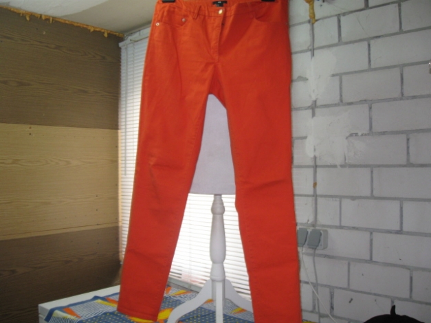 *** Knallig ~ Orange ~ Jeans ~ Röhre ***