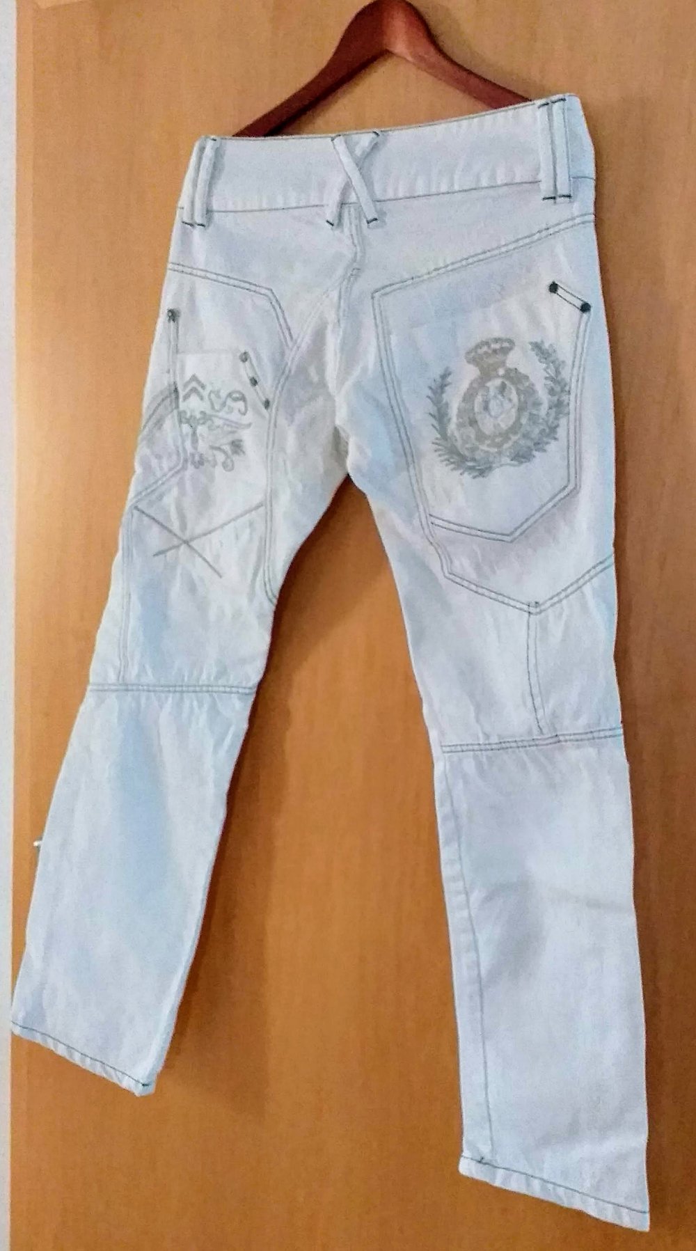 Weiße Jeans