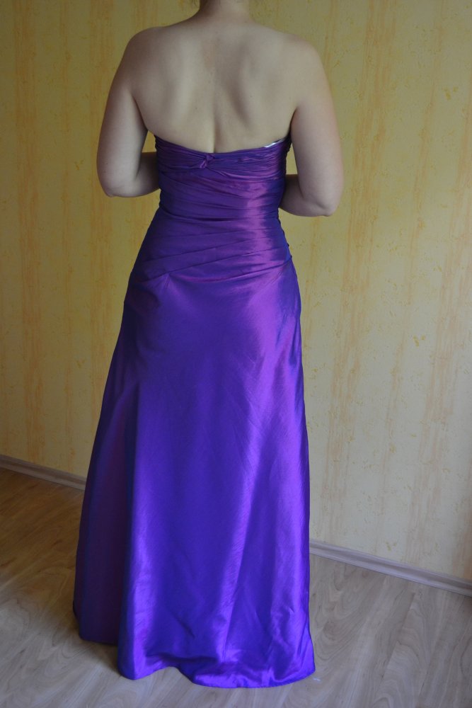 Lila Abendkleid