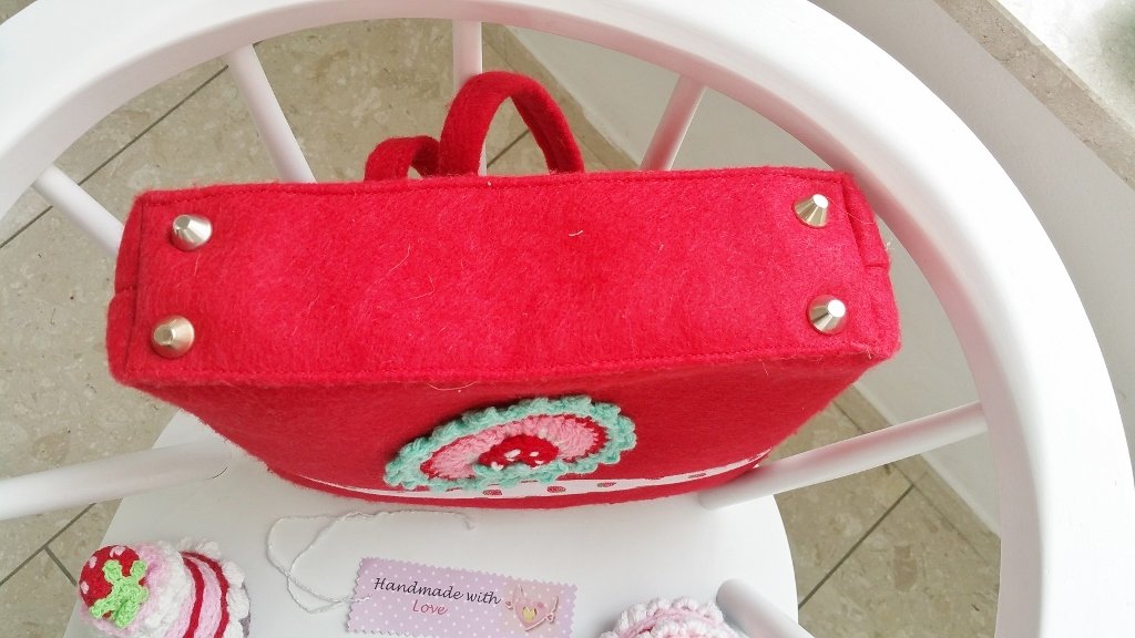 Strawberry Erdbeer Filztasche Unikat !