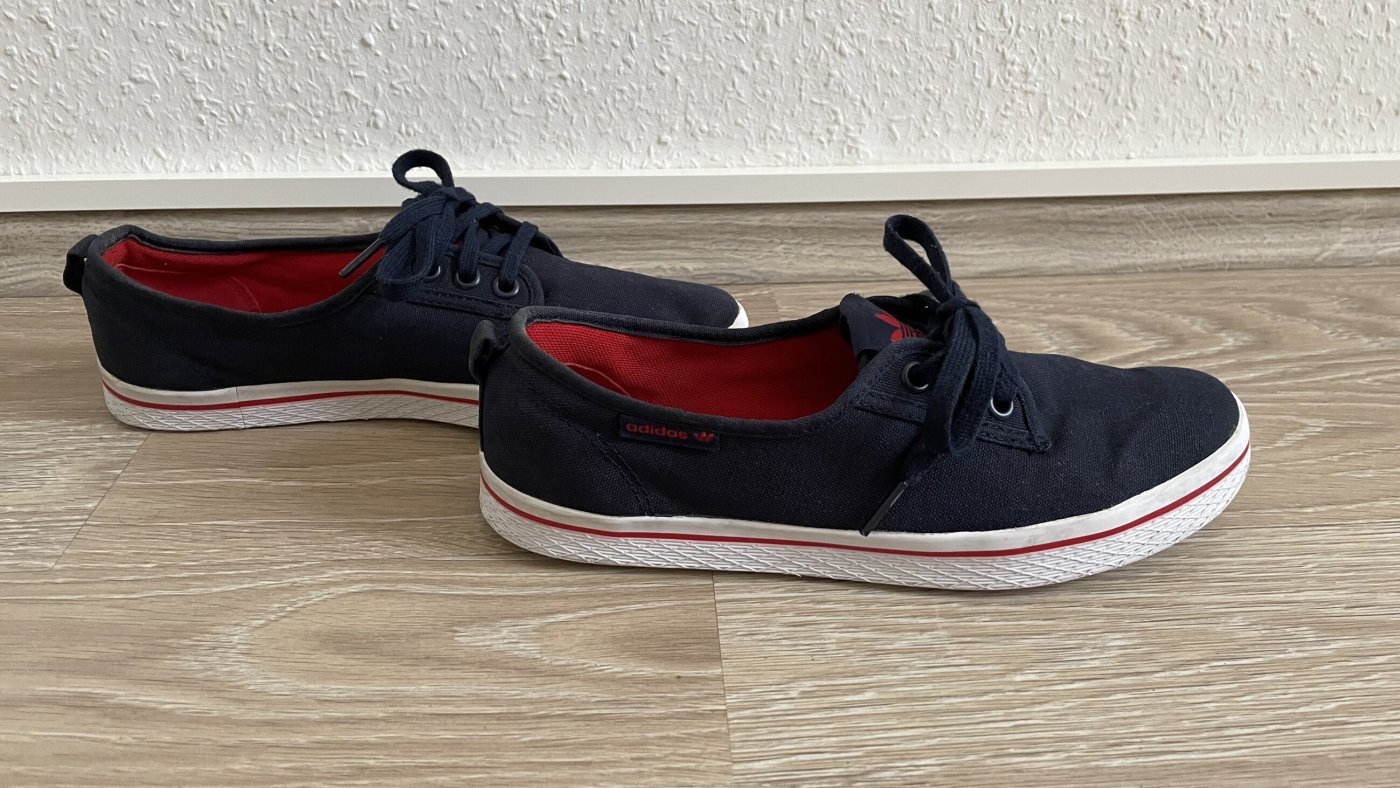 Sneaker / Ballerina blau/ rot/ weiß | Größe 40 | Adidas :: Kleiderkorb.ch