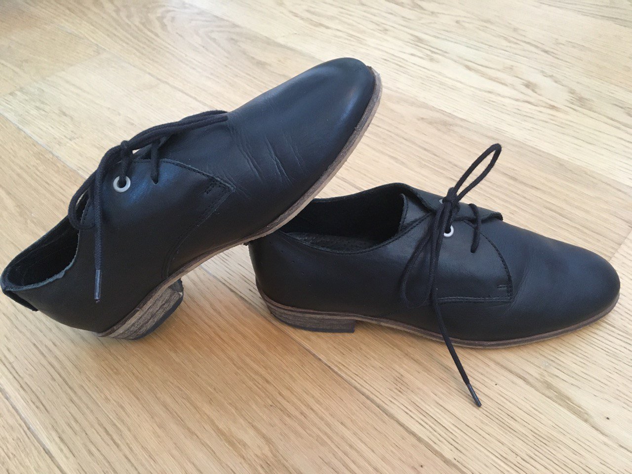 Schwarze Leder Halbschuhe