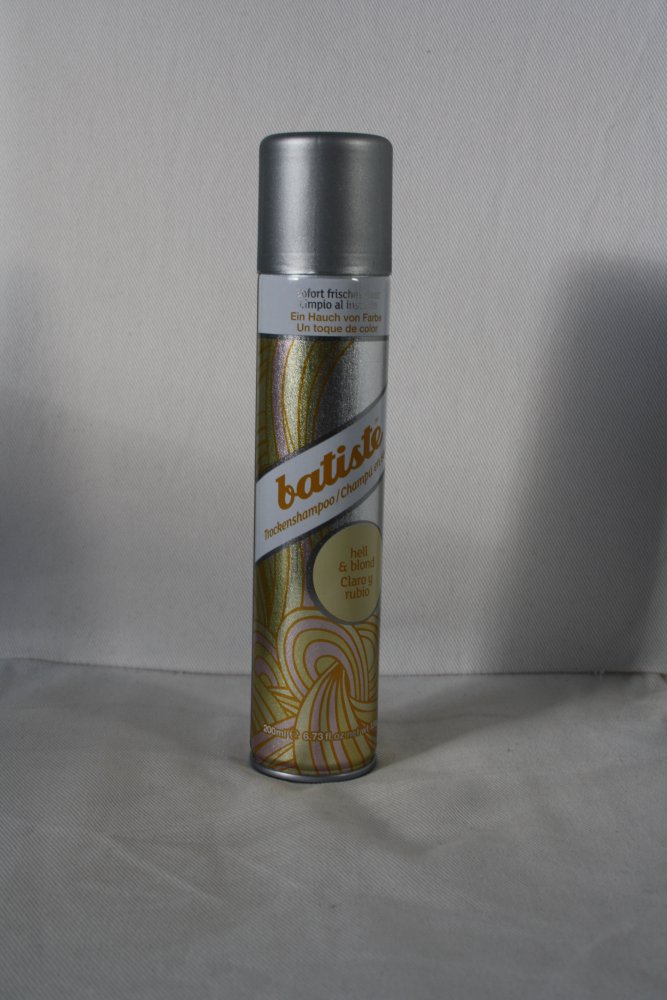 * Batiste Trockenshampoo hell & blond Ein Hauch von Farbe