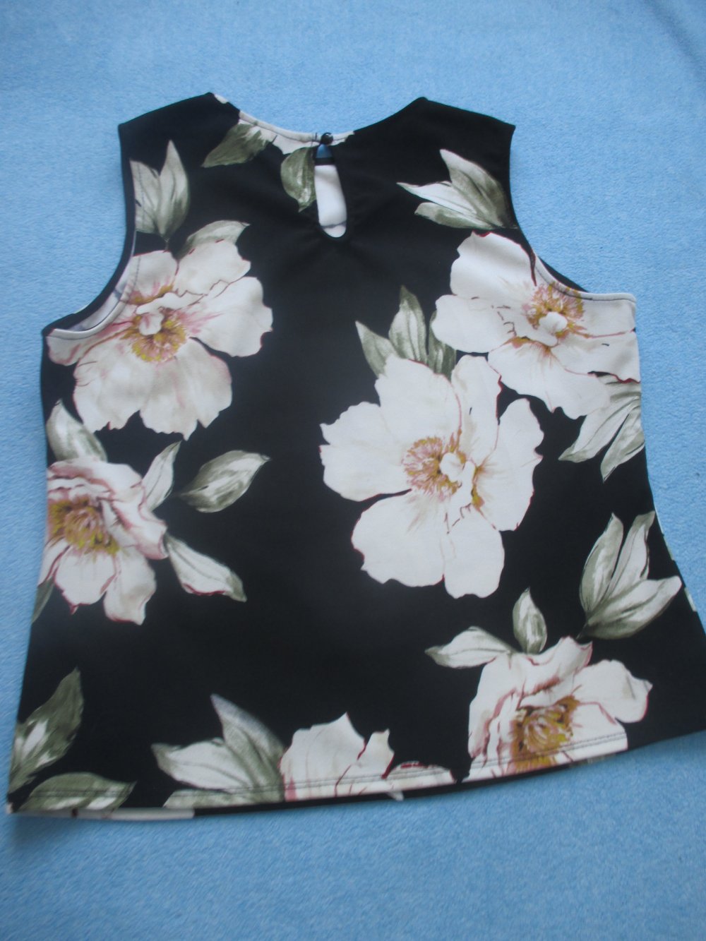  NEU *  Romantik * Blumen * Blüten * Flower- Power * Träger * Tank * Top * T- Shirt 